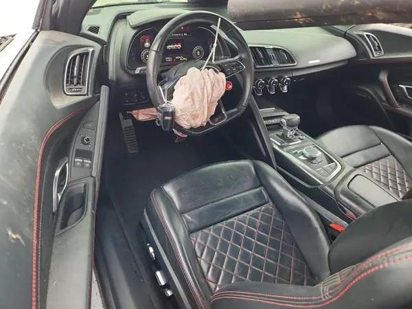 WUAVACFX9H7905058 2017 AUDI R8 - Image 8