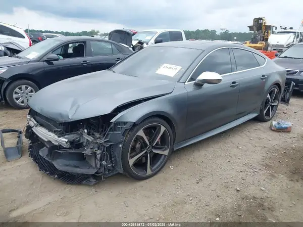 WUAW2AFC6GN900039 2016 AUDI RS7 - Image 2