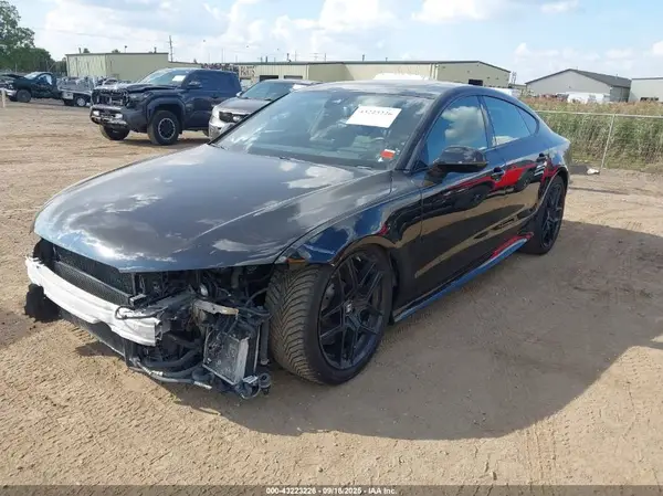WUAW2AFC6GN900834 2016 AUDI RS7 - Image 2