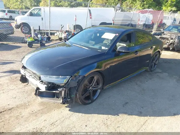 WUAW2AFC6GN903295 2016 AUDI RS7 - Image 2