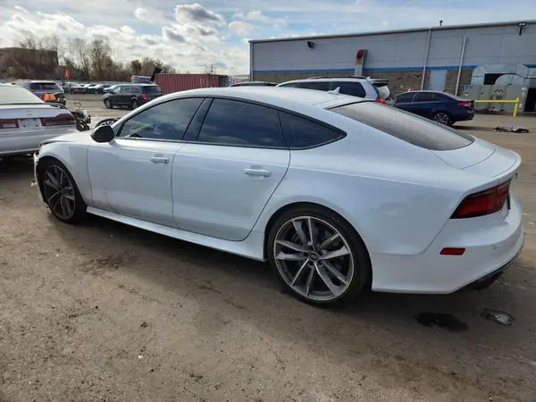 WUAWRAFC1JN900307 2018 AUDI RS7 - Image 2