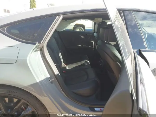 WUAWRBFC5JN900221 2018 AUDI RS7 - Image 8