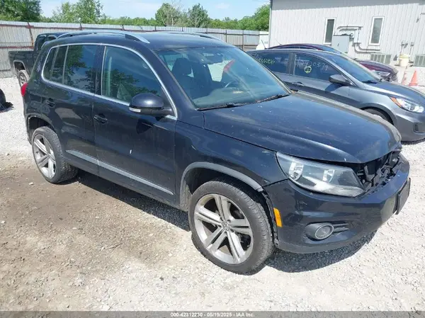 WVGAV7AX0GW074712 2016 VOLKSWAGEN TIGUAN - Image 1