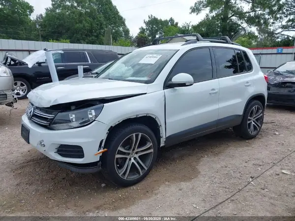 WVGAV7AX0GW516985 2016 VOLKSWAGEN TIGUAN - Image 2