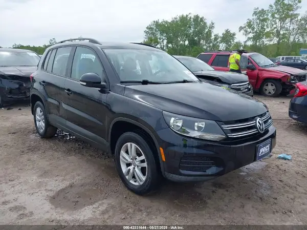 WVGAV7AX0GW519952 2016 VOLKSWAGEN TIGUAN - Image 1