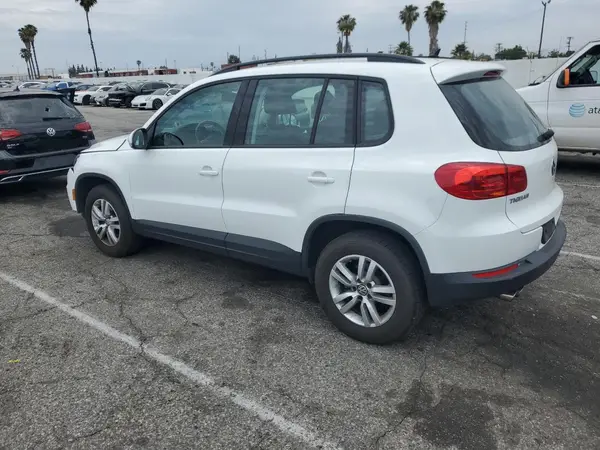 WVGAV7AX0GW527906 2016 VOLKSWAGEN TIGUAN - Image 2