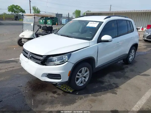 WVGAV7AX0GW528750 2016 VOLKSWAGEN TIGUAN - Image 2