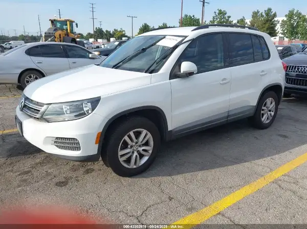 WVGAV7AX0GW545659 2016 VOLKSWAGEN TIGUAN - Image 2