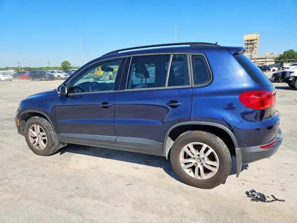 WVGAV7AX0GW548898 2016 VOLKSWAGEN TIGUAN - Image 2