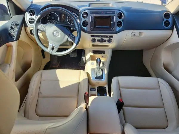WVGAV7AX0GW548898 2016 VOLKSWAGEN TIGUAN - Image 8