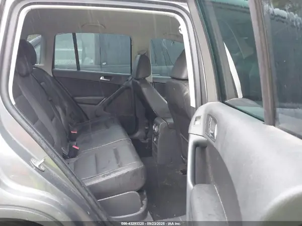 WVGAV7AX0GW558072 2016 VOLKSWAGEN TIGUAN - Image 8