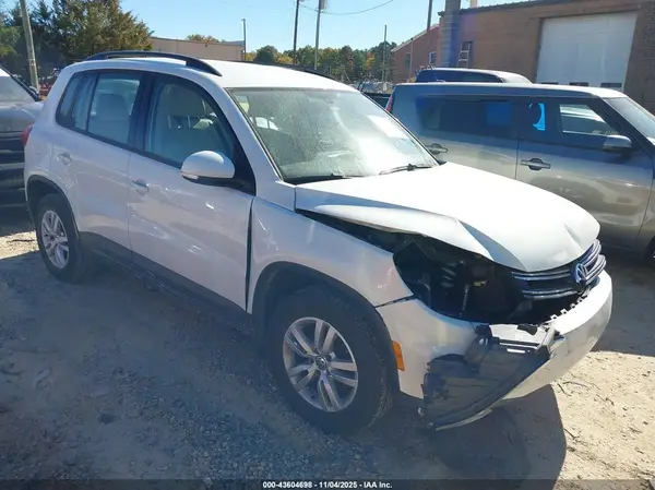 WVGAV7AX0GW574689 2016 VOLKSWAGEN TIGUAN - Image 1
