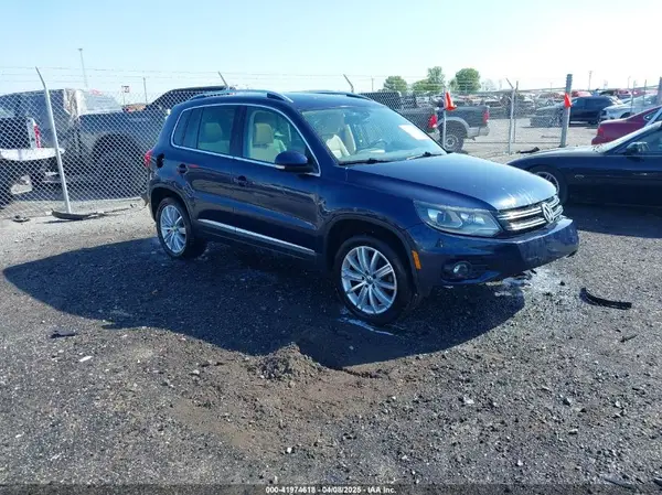 WVGAV7AX0GW581352 2016 VOLKSWAGEN TIGUAN - Image 1