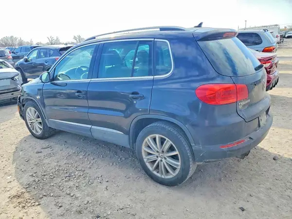 WVGAV7AX0GW582372 2016 VOLKSWAGEN TIGUAN - Image 2
