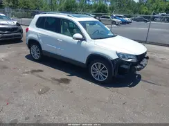 WVGAV7AX0GW585255 2016 VOLKSWAGEN TIGUAN
