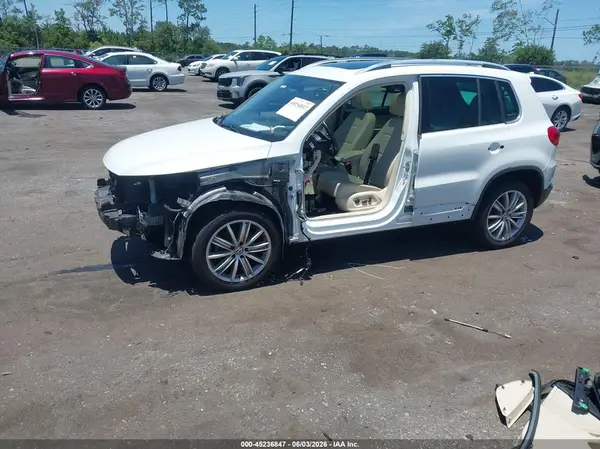 WVGAV7AX0GW585255 2016 VOLKSWAGEN TIGUAN - Image 2