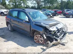 WVGAV7AX0GW589371 2016 VOLKSWAGEN TIGUAN