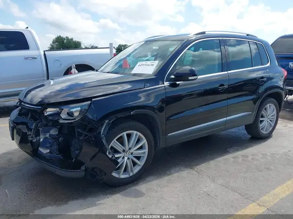 WVGAV7AX0GW598071 2016 VOLKSWAGEN TIGUAN - Image 2