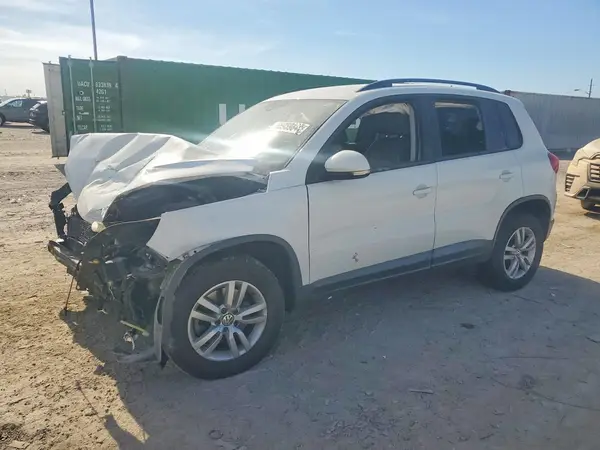 WVGAV7AX0GW599477 2016 VOLKSWAGEN TIGUAN - Image 1