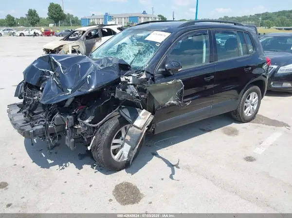 WVGAV7AX0GW606296 2016 VOLKSWAGEN TIGUAN - Image 2