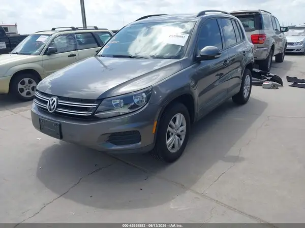 WVGAV7AX0GW608341 2016 VOLKSWAGEN TIGUAN - Image 2