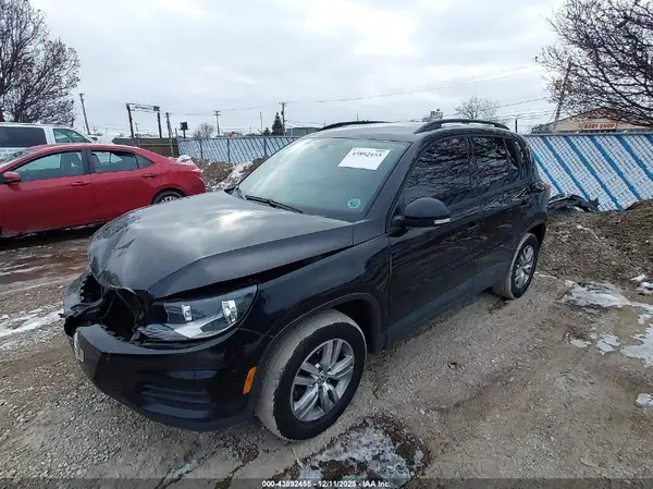 WVGAV7AX0HK001946 2017 VOLKSWAGEN TIGUAN - Image 2