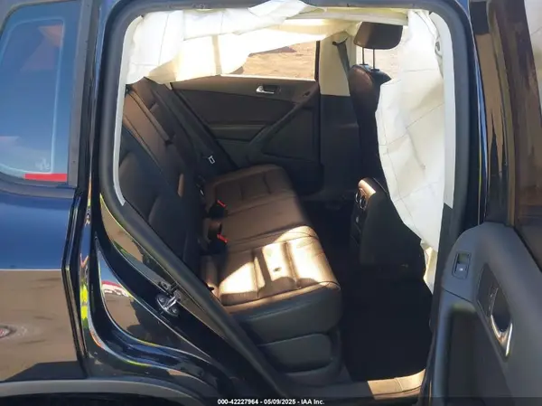 WVGAV7AX0HK025390 2017 VOLKSWAGEN TIGUAN - Image 8