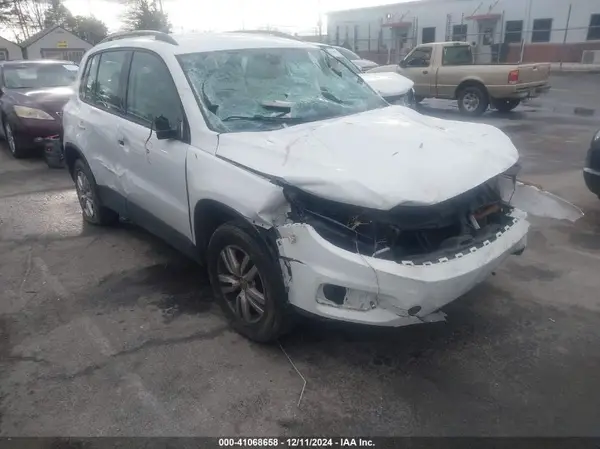 WVGAV7AX0HK026748 2017 VOLKSWAGEN TIGUAN - Image 1