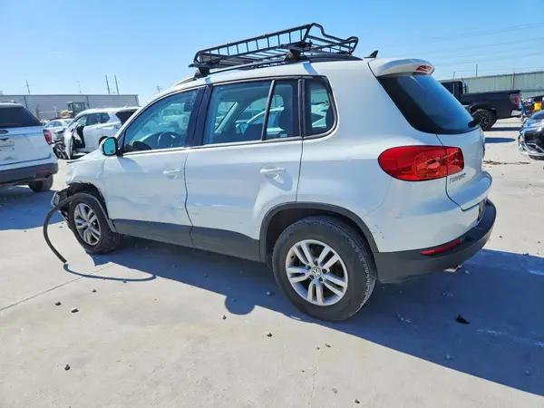 WVGAV7AX0HK038480 2017 VOLKSWAGEN TIGUAN - Image 2