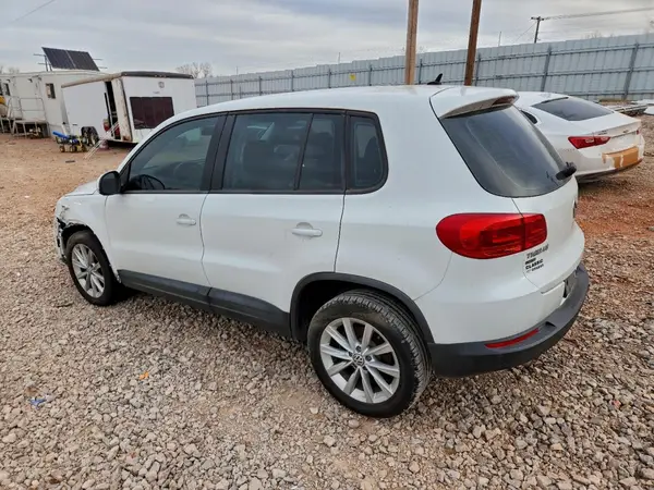 WVGAV7AX0HK046952 2017 VOLKSWAGEN TIGUAN - Image 2