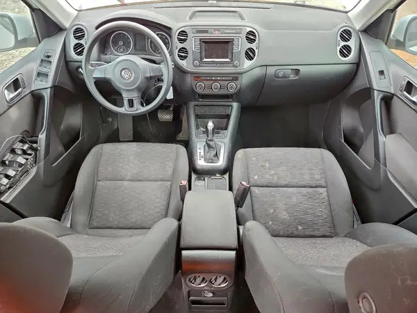 WVGAV7AX0HK046952 2017 VOLKSWAGEN TIGUAN - Image 8