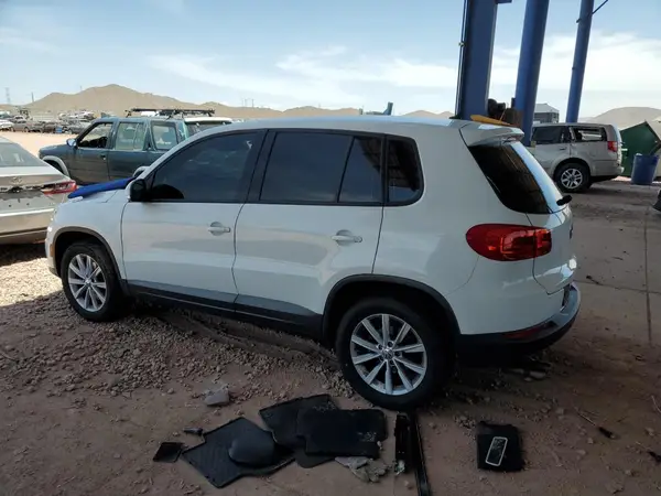 WVGAV7AX0HK050838 2017 VOLKSWAGEN TIGUAN - Image 2