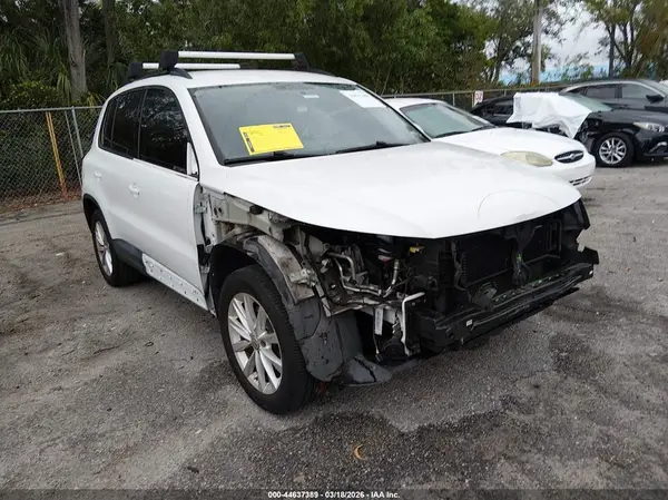 WVGAV7AX0HK051097 2017 VOLKSWAGEN TIGUAN - Image 1