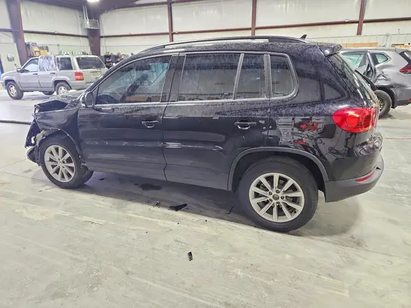 WVGAV7AX0JK002679 2018 VOLKSWAGEN TIGUAN - Image 2