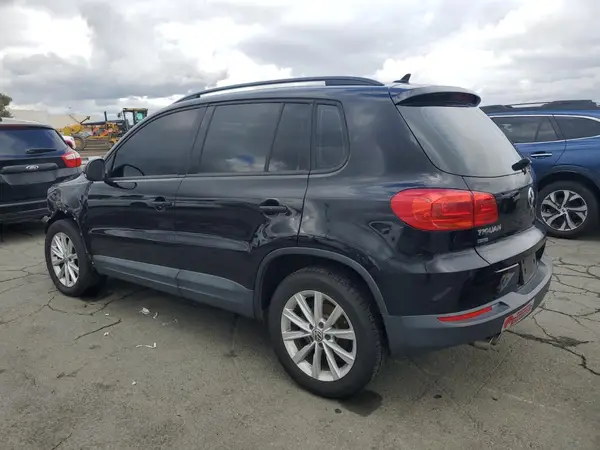 WVGAV7AX0JK004075 2018 VOLKSWAGEN TIGUAN - Image 2