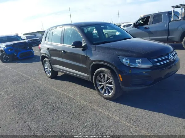 WVGAV7AX0JK004268 2018 VOLKSWAGEN TIGUAN - Image 1
