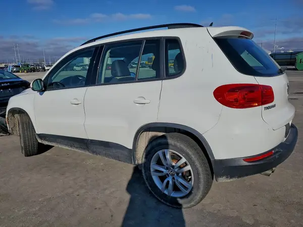WVGAV7AX1GW031805 2016 VOLKSWAGEN TIGUAN - Image 2