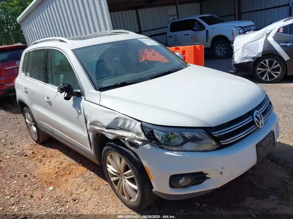 WVGAV7AX1GW511634 2016 VOLKSWAGEN TIGUAN - Image 1
