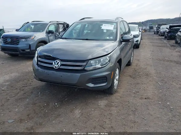 WVGAV7AX1GW533827 2016 VOLKSWAGEN TIGUAN - Image 2