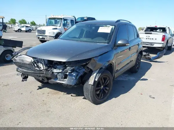 WVGAV7AX1GW537635 2016 VOLKSWAGEN TIGUAN - Image 2