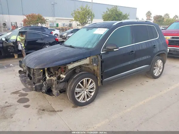 WVGAV7AX1GW539076 2016 VOLKSWAGEN TIGUAN - Image 2