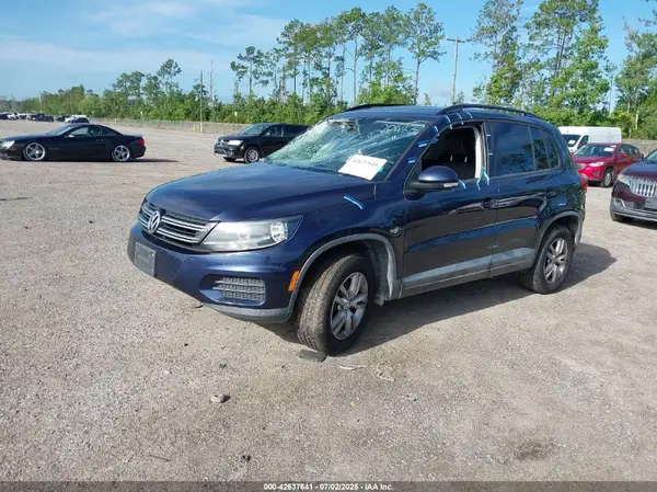 WVGAV7AX1GW575785 2016 VOLKSWAGEN TIGUAN - Image 2