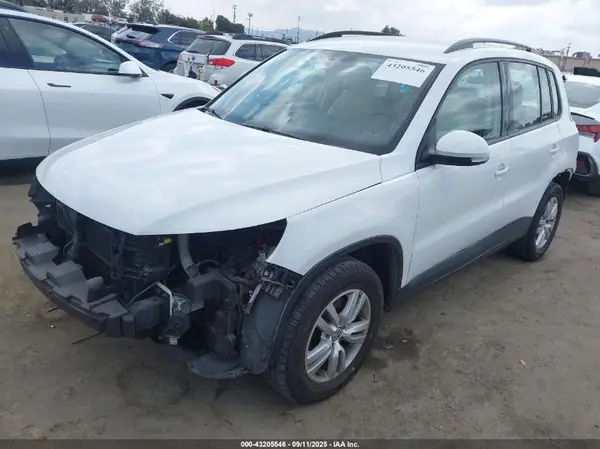 WVGAV7AX1GW577844 2016 VOLKSWAGEN TIGUAN - Image 2