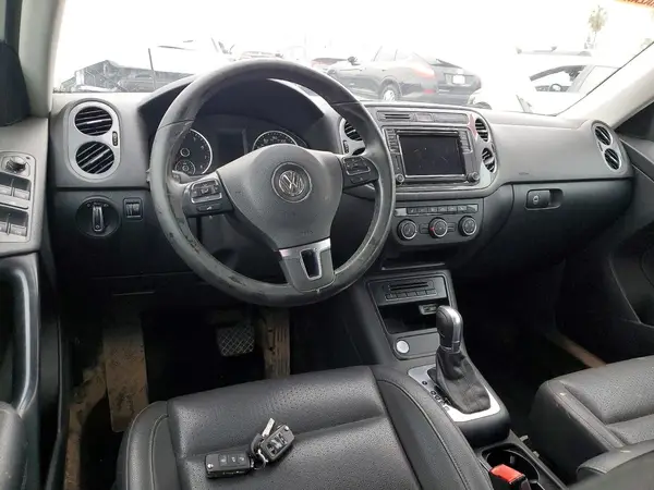 WVGAV7AX1HK018805 2017 VOLKSWAGEN TIGUAN - Image 8