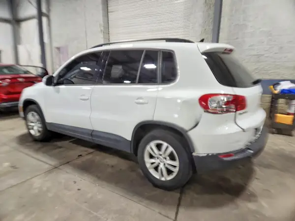WVGAV7AX1HK026631 2017 VOLKSWAGEN TIGUAN - Image 2