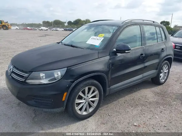 WVGAV7AX1HK044305 2017 VOLKSWAGEN TIGUAN - Image 2