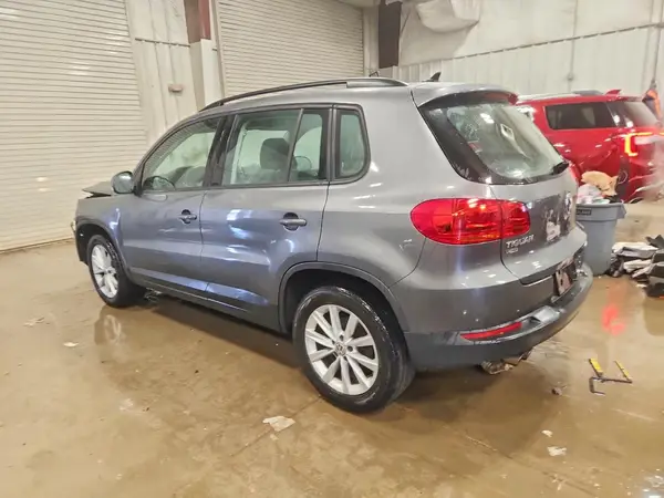 WVGAV7AX1HK046782 2017 VOLKSWAGEN TIGUAN - Image 2