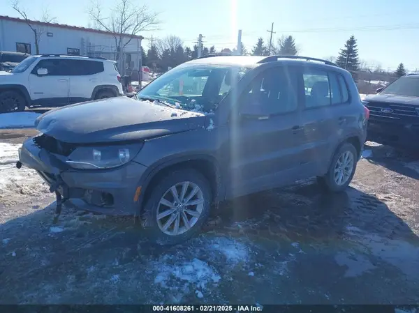 WVGAV7AX1HK050251 2017 VOLKSWAGEN TIGUAN - Image 2