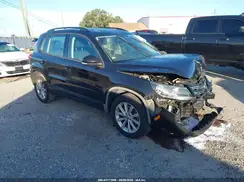 WVGAV7AX1HK050573 2017 VOLKSWAGEN TIGUAN