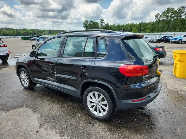 WVGAV7AX1JK005655 2018 VOLKSWAGEN TIGUAN - Image 2